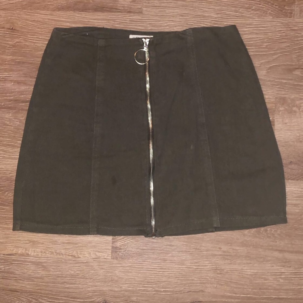 zipped up skirt